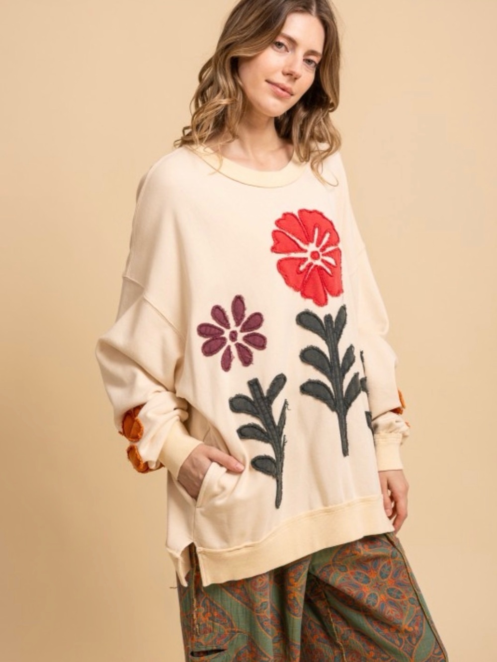 Oversized Embroidered Sweatshirt - Picture 7 of 8